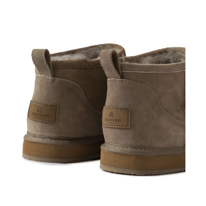 Shepherd Kim – Pantoufles montantes femme en peau de mouton retournée | Confort scandinave naturel